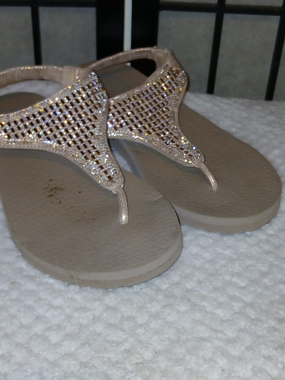 Skechers Women's Beige Rhinestone Thong Sandals - Picture 2 of 6